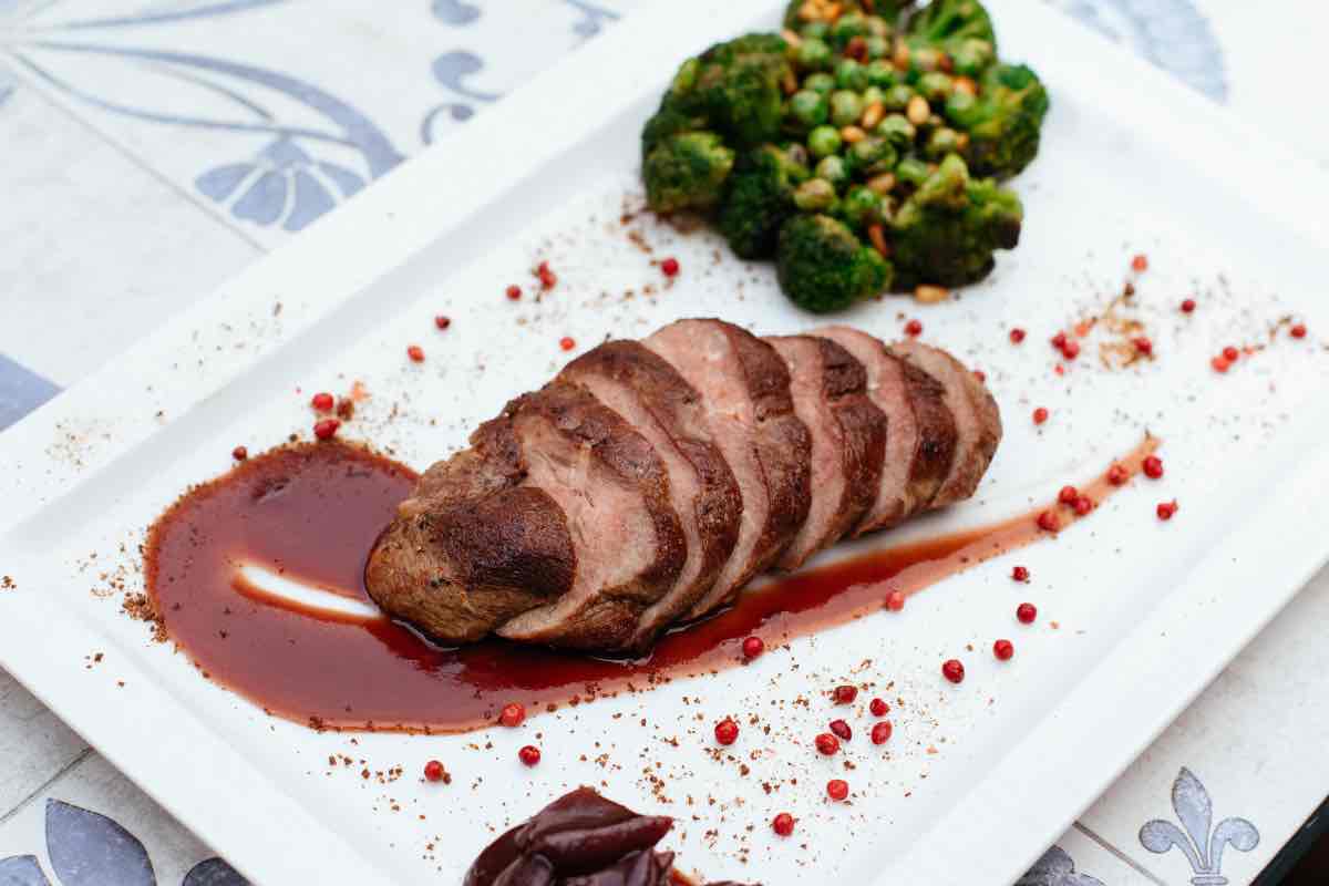 Arrosto di Maiale alle Castagne + Filetto di Manzo al Vino Rosso e Rosmarino