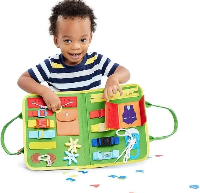 Idea di giocattolo Montessori per un bambino di un anno a Natale