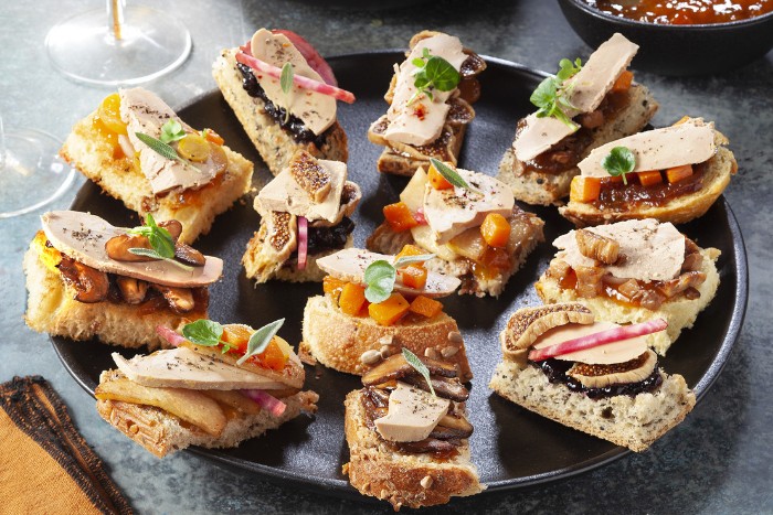 Crostini di Natale al foie gras: 3 ricette per un aperitivo indimenticabile